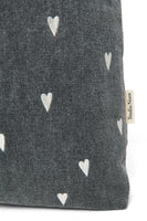 Der Klassiker Mom Bag Denim Hearts grau