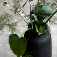 Vase Groove schwarz Höhe 35cm
